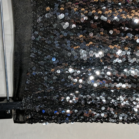 Carmen Marc Valvo Sequin, Long Skirt.  Size 6 - Picture 3 of 7